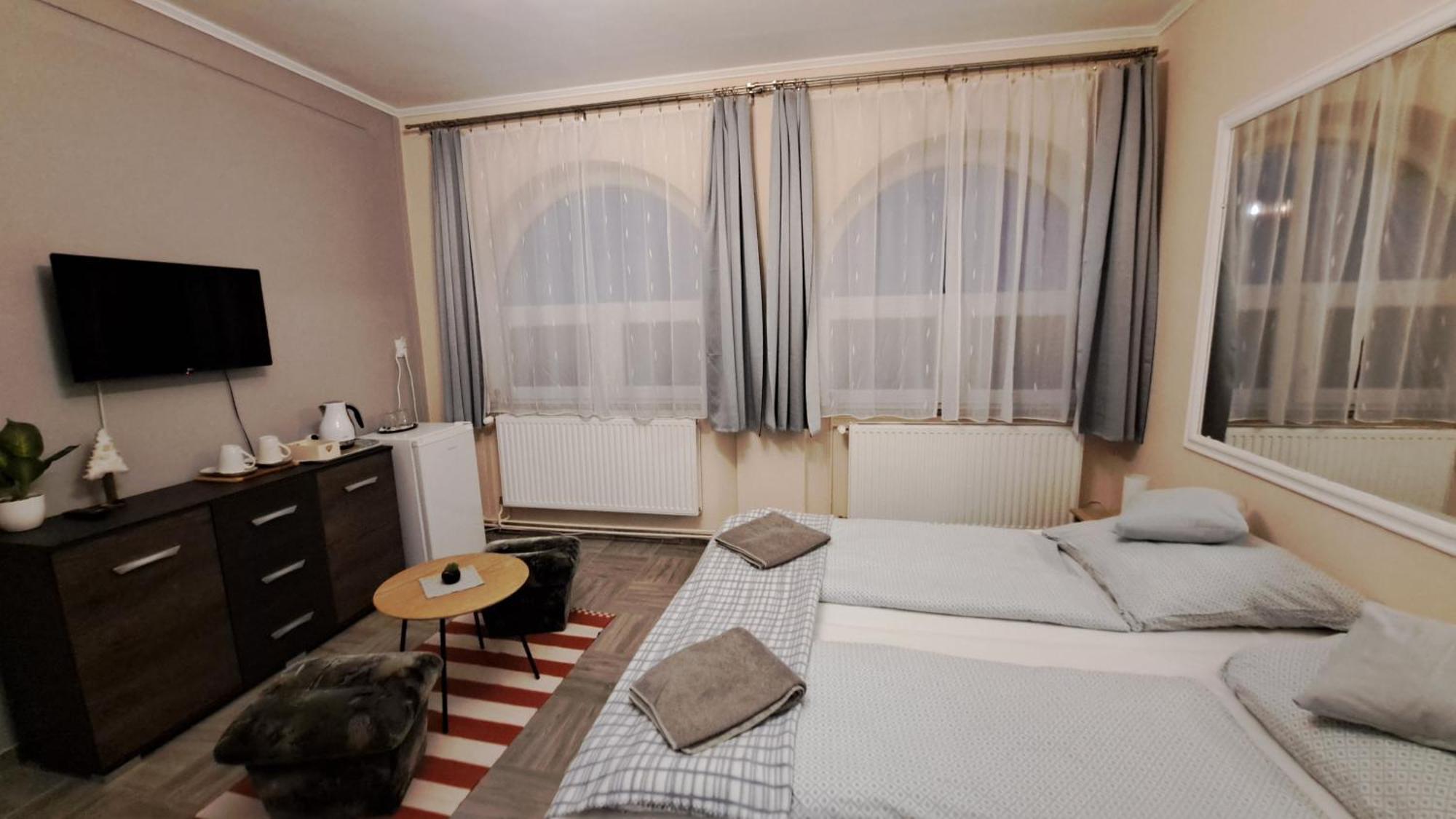 VajdácskaKisdiofa Panzio Es Vendeglo住宿加早餐旅馆 外观 照片