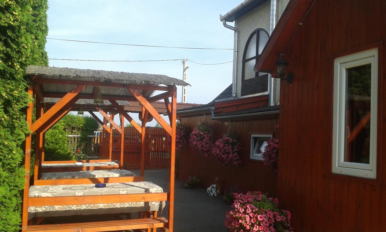 VajdácskaKisdiofa Panzio Es Vendeglo住宿加早餐旅馆 外观 照片