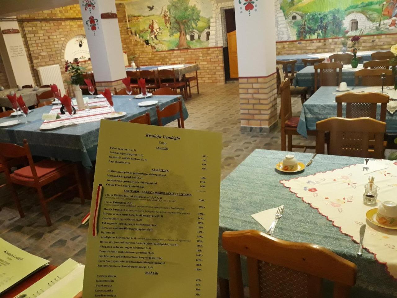 VajdácskaKisdiofa Panzio Es Vendeglo住宿加早餐旅馆 外观 照片